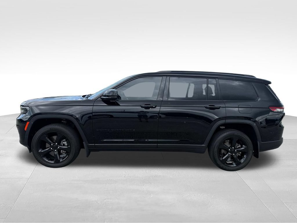 Used 2023 Jeep Grand Cherokee L Laredo AWD/4WD image 2