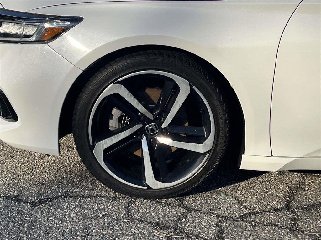 Used 2021 Honda Accord Sport image 11