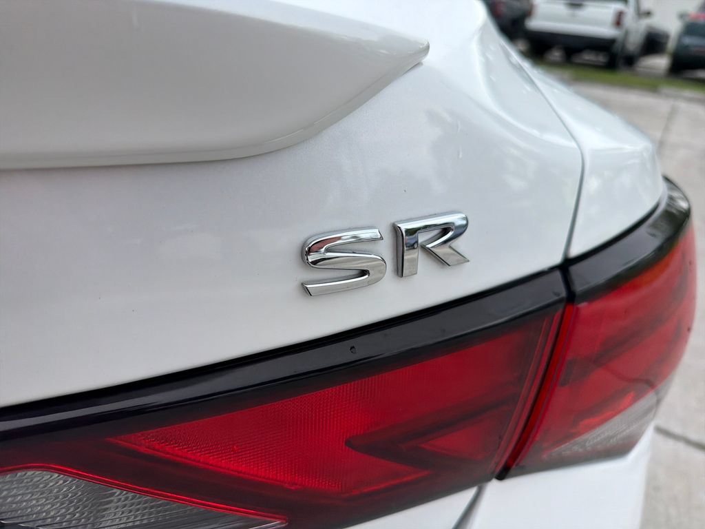 Used 2023 Nissan Sentra SR w/ Trunk Package FWD image 11