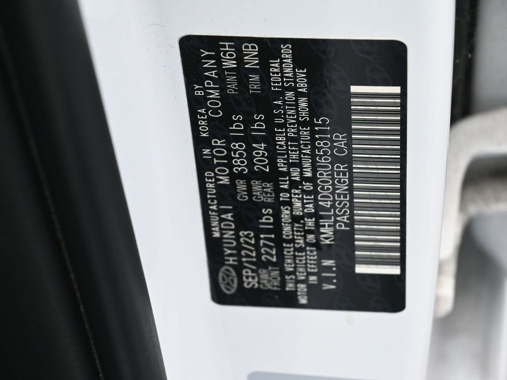 Used 2024 Hyundai Elantra SE FWD image 9