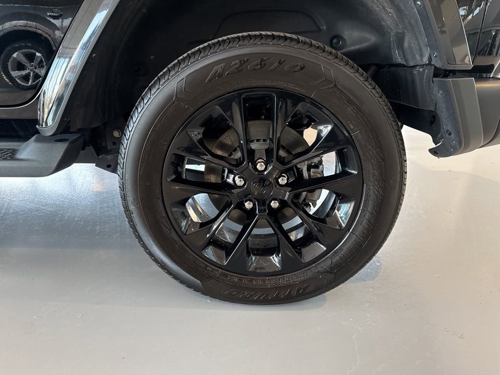 Used 2022 Jeep Wrangler Unlimited Sahara w/ Cold Weather Group image 7