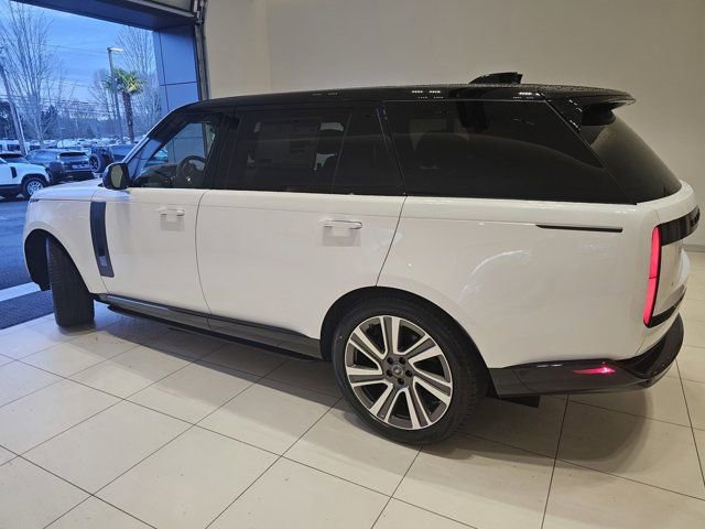Used 2024 Land Rover Range Rover SV image 7