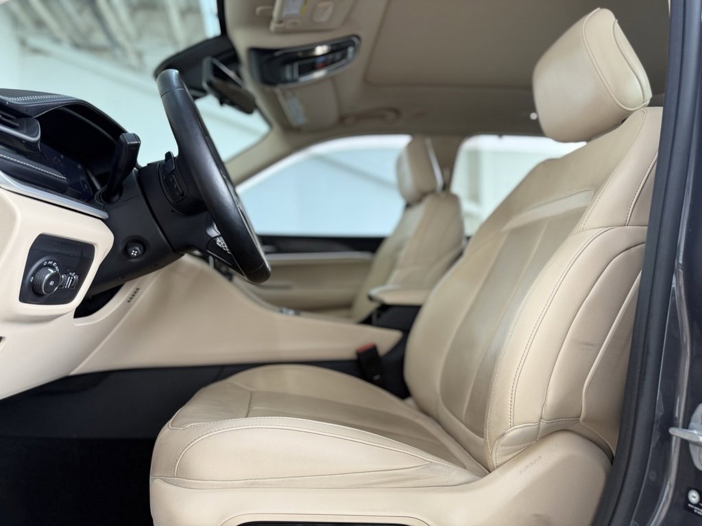 Used 2022 Jeep Grand Cherokee Limited w/ Luxury Tech Group II image 22