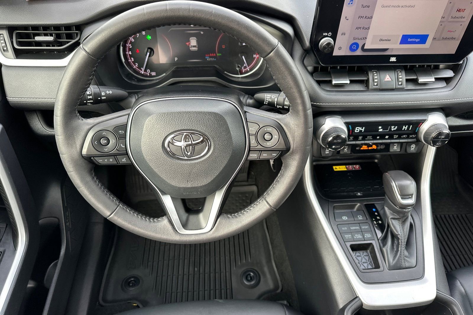 Used 2023 Toyota RAV4 XLE Premium image 15