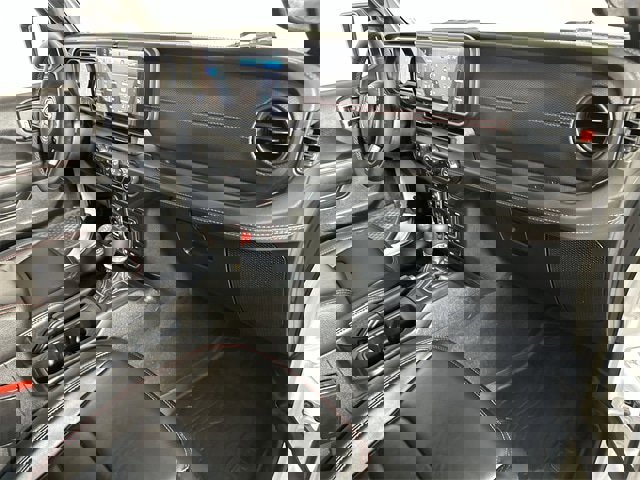 Used 2025 Jeep Gladiator Rubicon w/ Convenience Group image 30