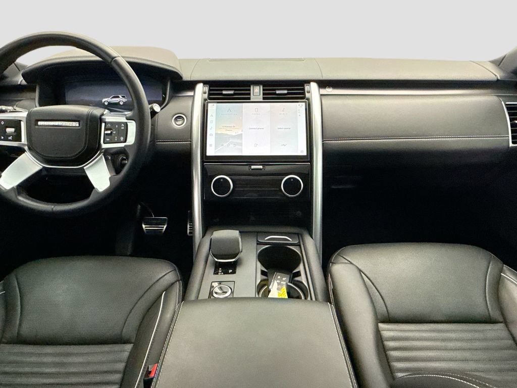 Used 2024 Land Rover Discovery Metropolitan Edition AWD/4WD image 13