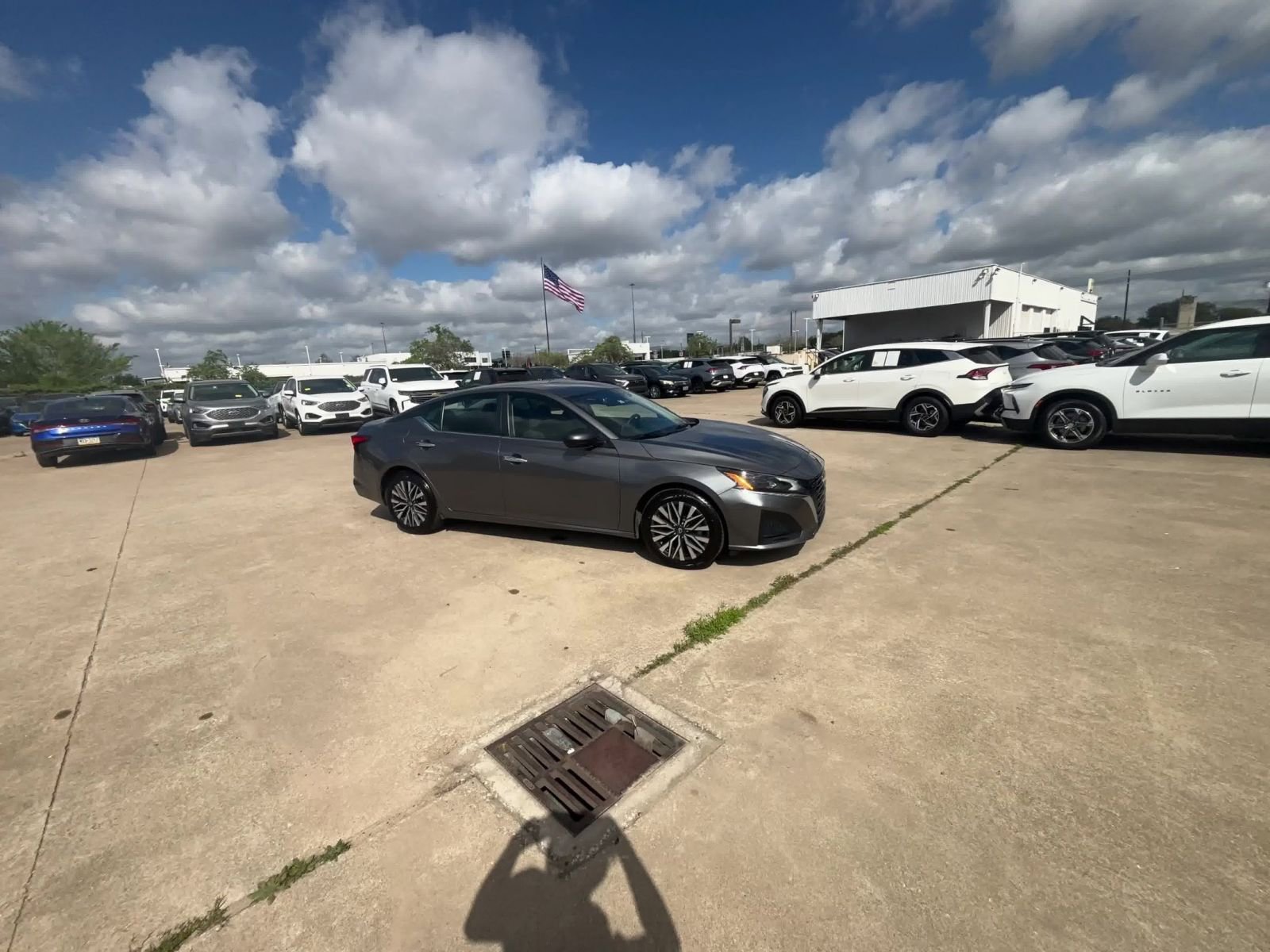 Used 2024 Nissan Altima 2.5 SV image 15