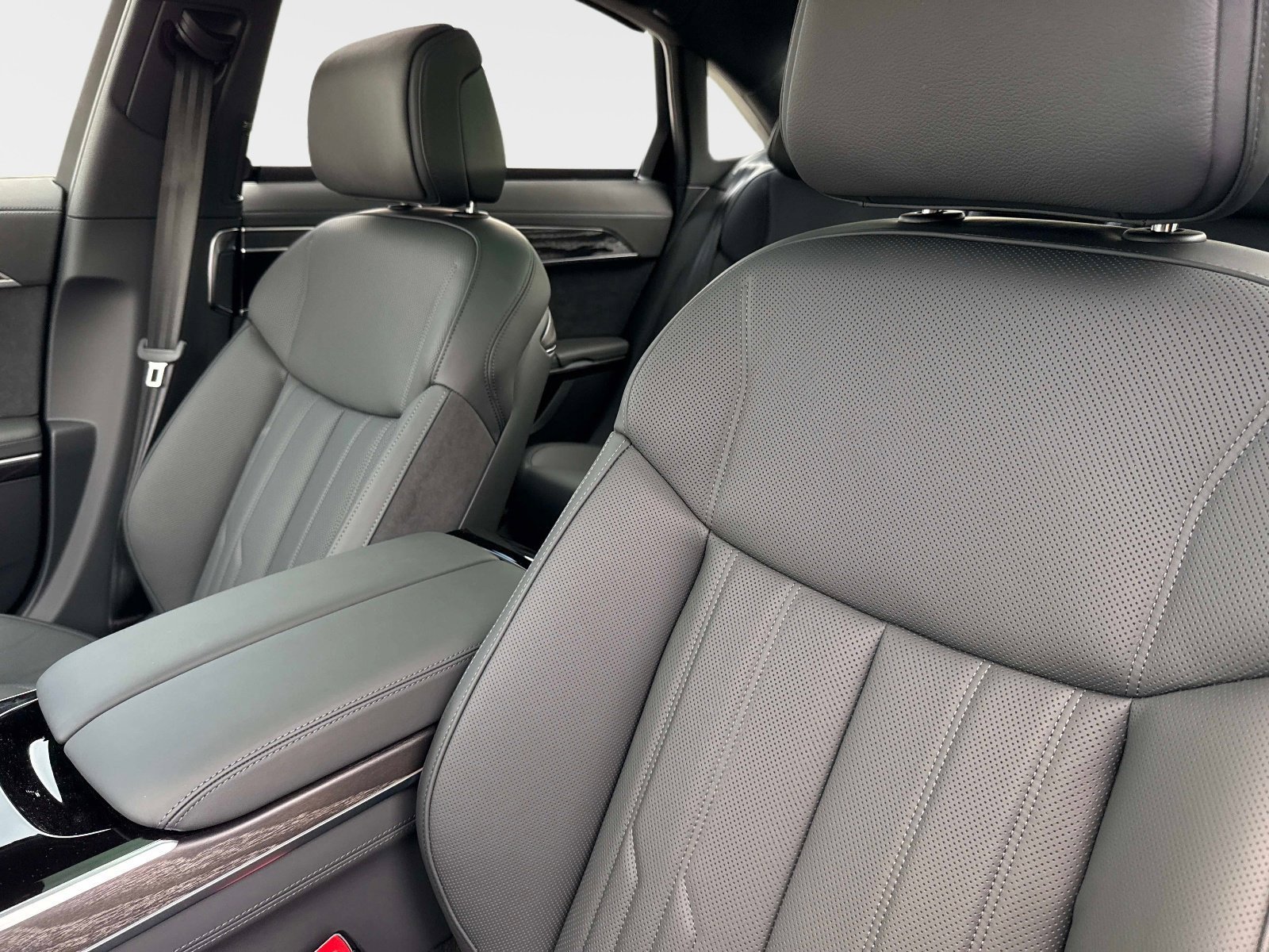 New 2026 Audi A8 L 3.0T image 21