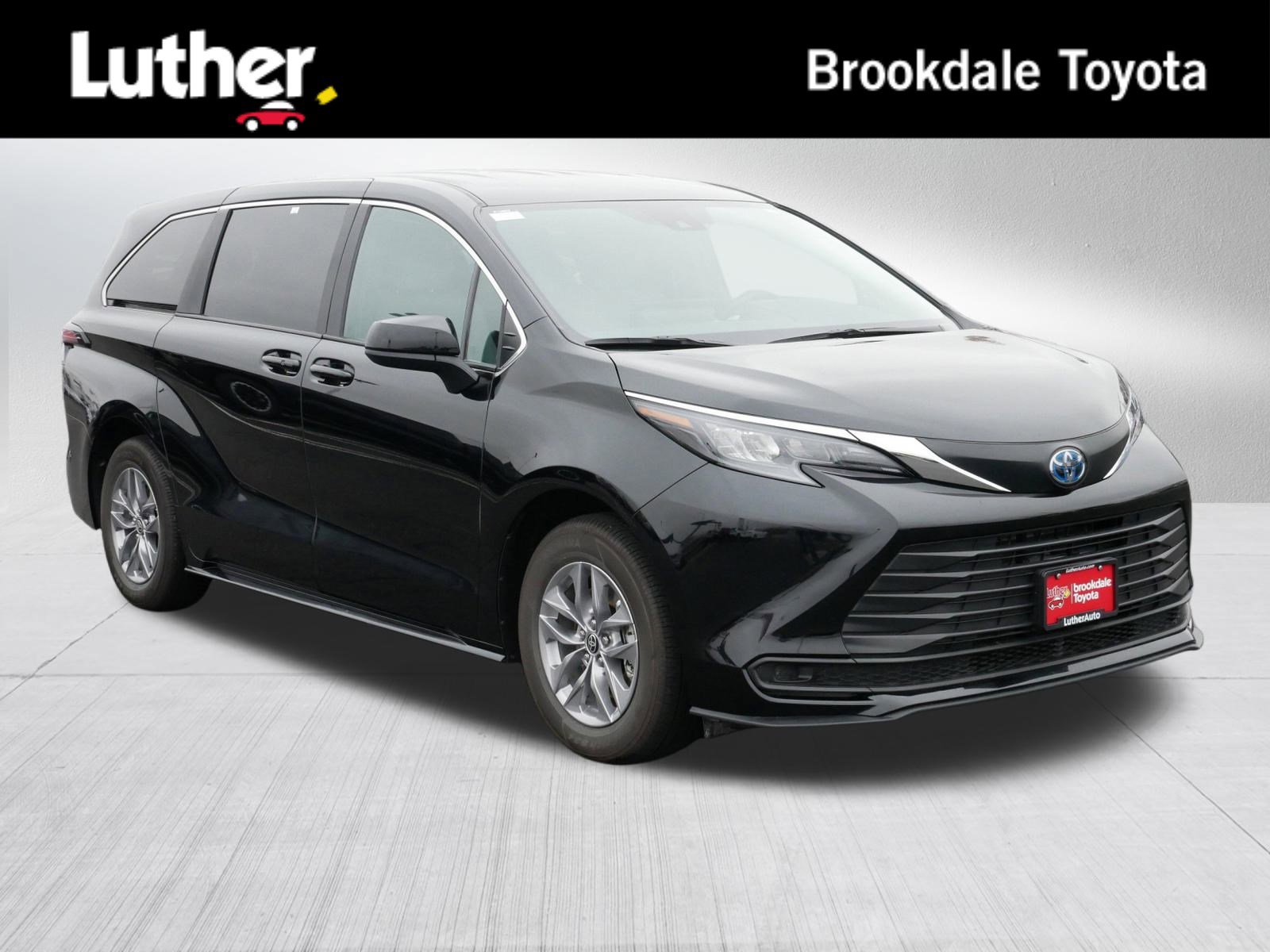 Used 2025 Toyota Sienna LE