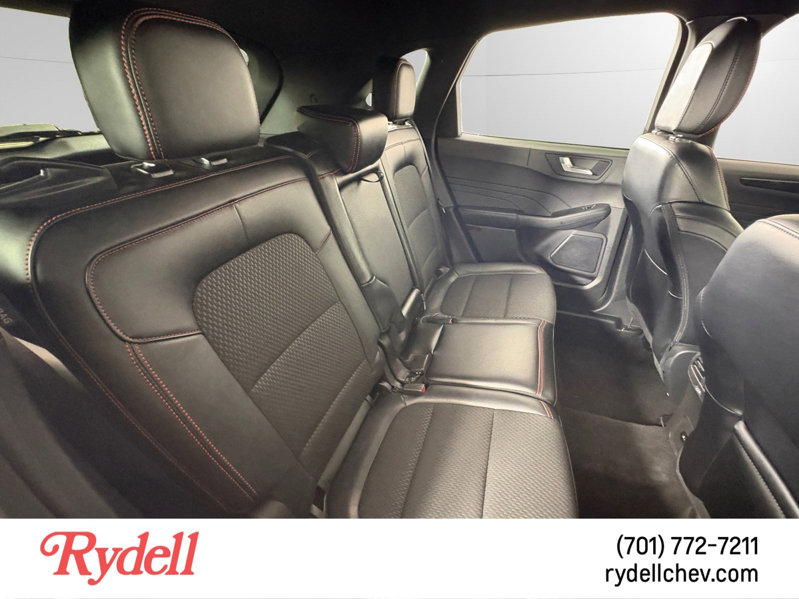 Used 2025 Ford Escape ST-Line Select AWD/4WD image 17