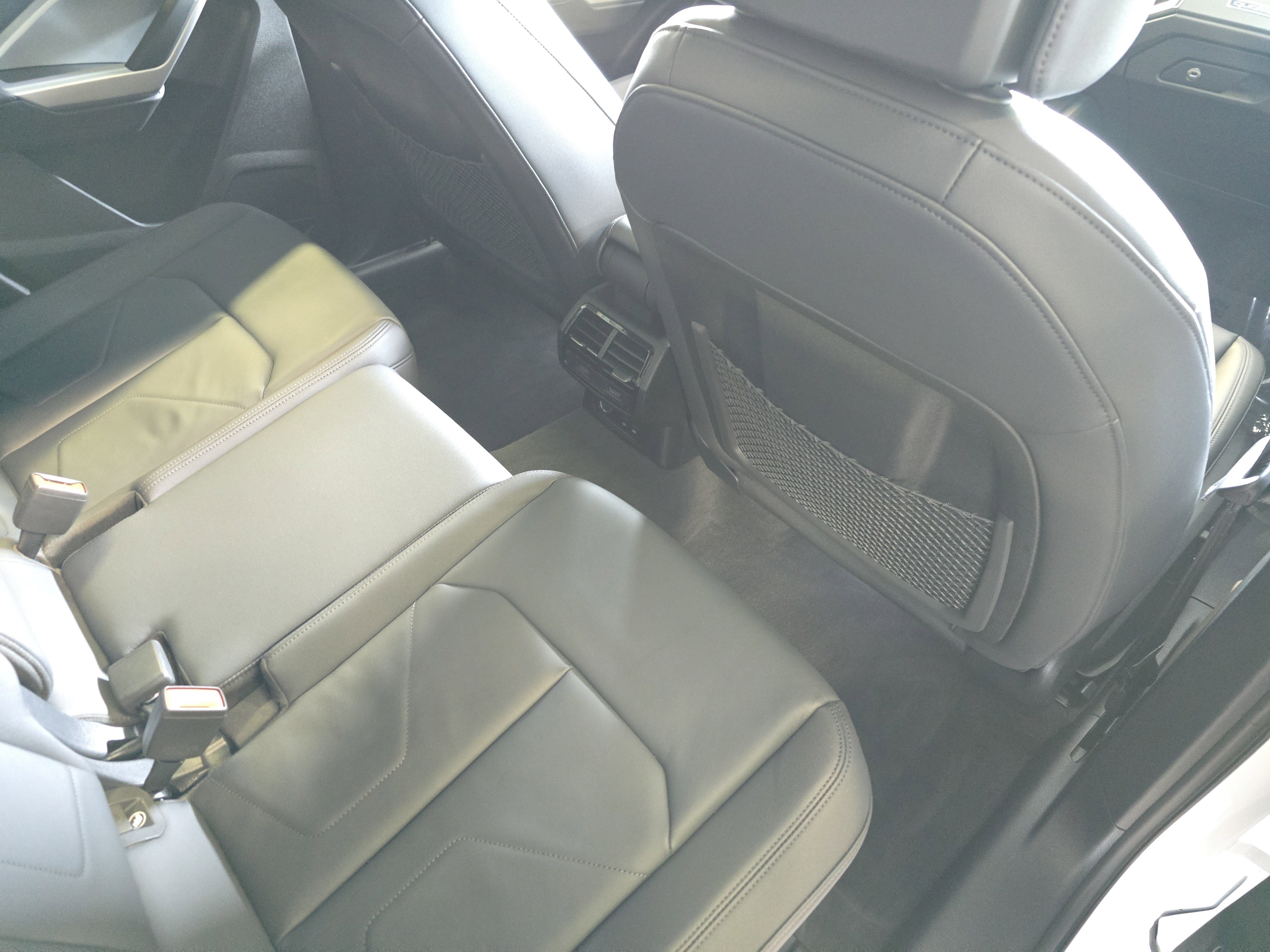 Certified 2025 Audi Q3 2.0T Premium w/ Convenience Package AWD/4WD image 11