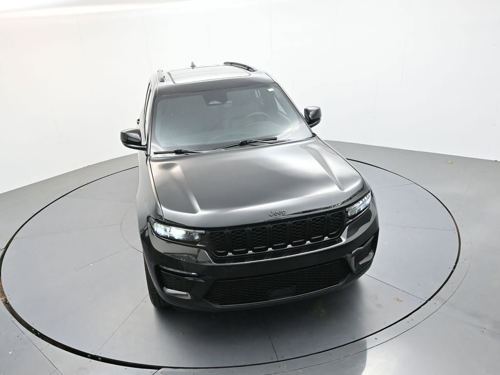 Used 2025 Jeep Grand Cherokee Limited w/ Black Appearance Package image 23