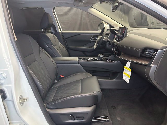 Used 2026 Nissan Rogue Platinum w/ Platinum Premium Package AWD/4WD image 15