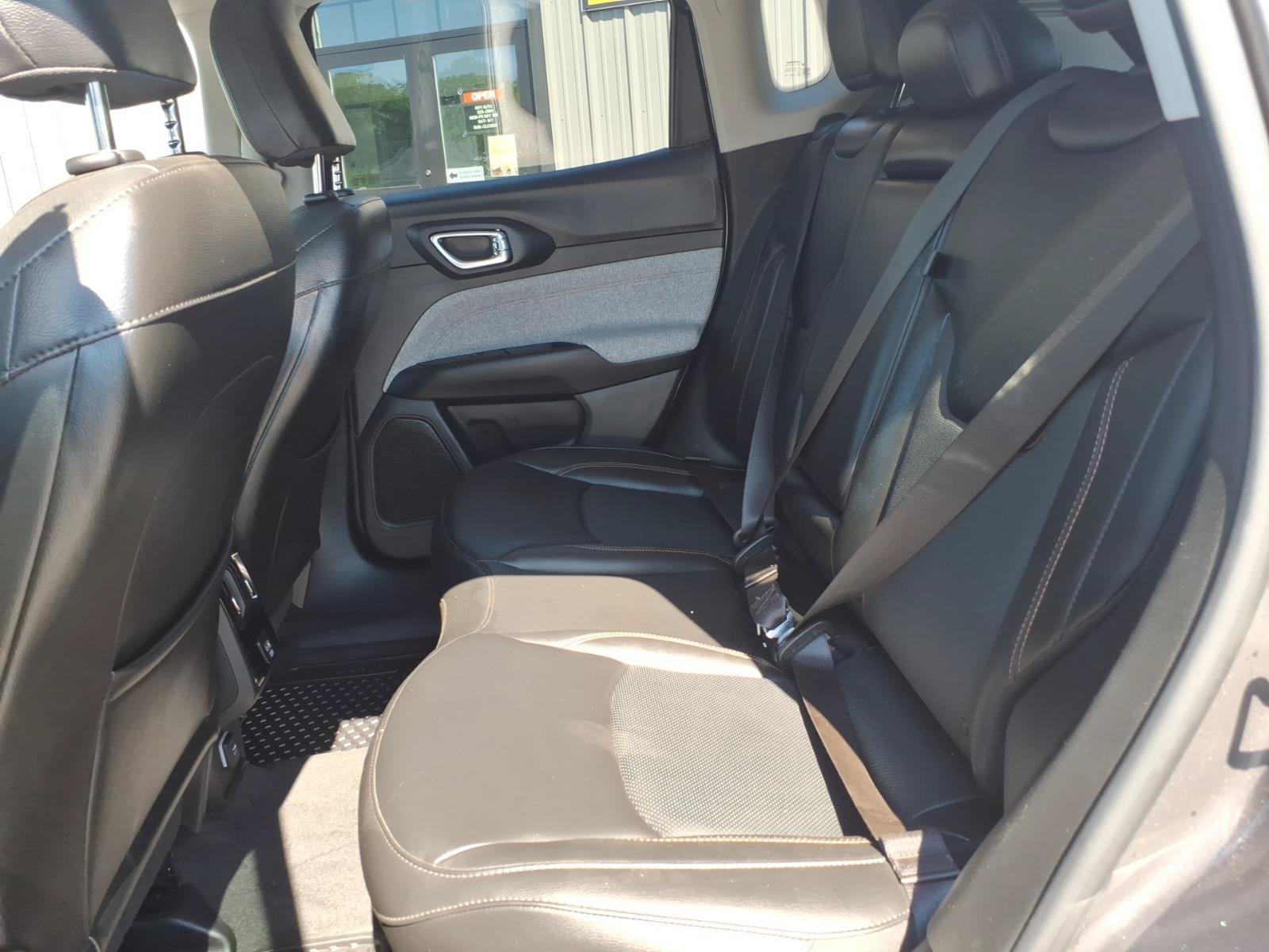 Used 2022 Jeep Compass Latitude AWD/4WD image 7