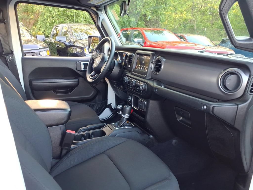 Used 2023 Jeep Gladiator Sport AWD/4WD image 29