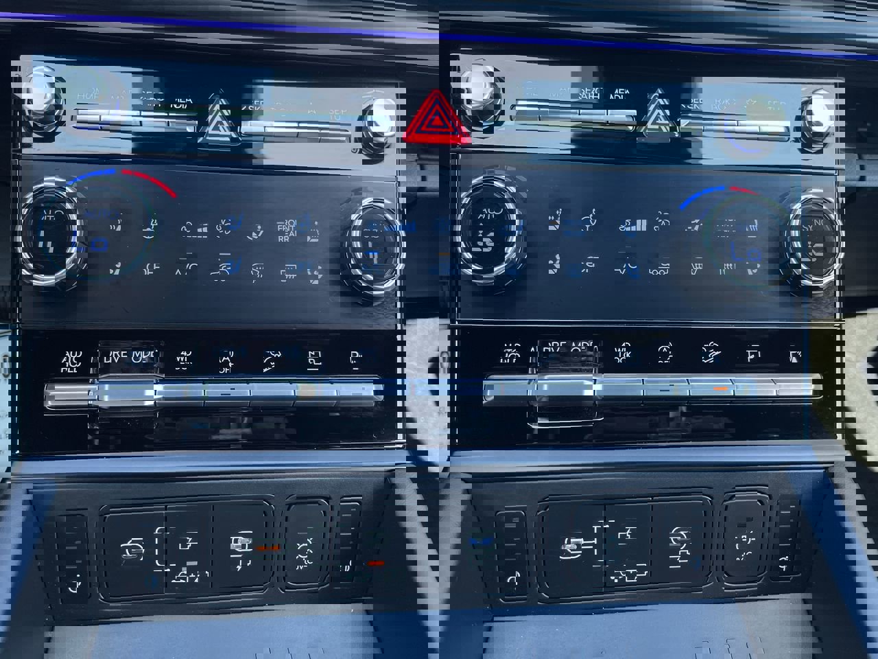 Used 2025 Hyundai Santa Fe Calligraphy image 17