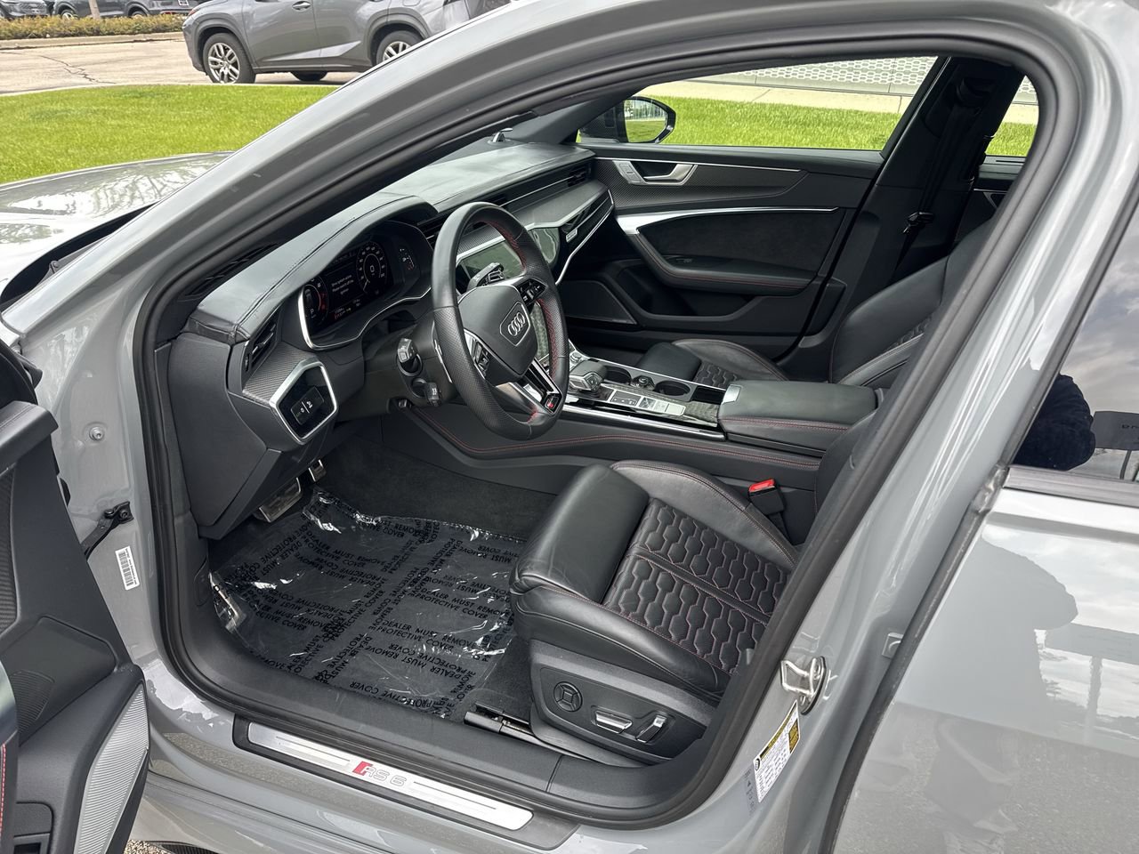 Used 2021 Audi RS 6 AWD/4WD image 2