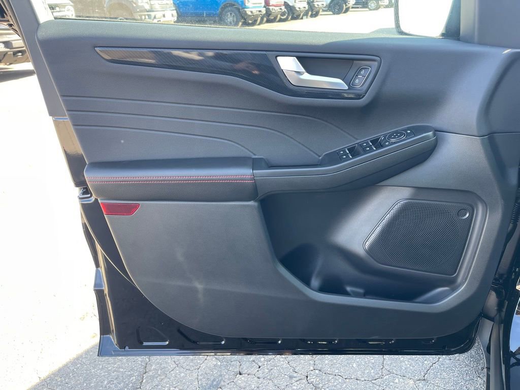 New 2026 Ford Escape ST-Line w/ Tech Pack #1 image 18