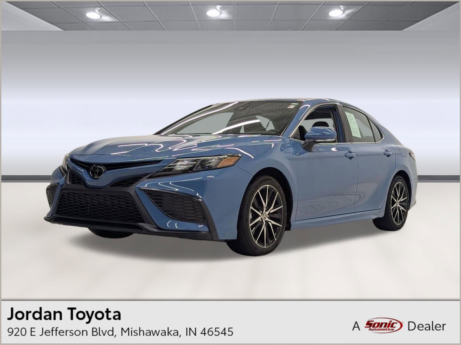 Used 2023 Toyota Camry SE image 1