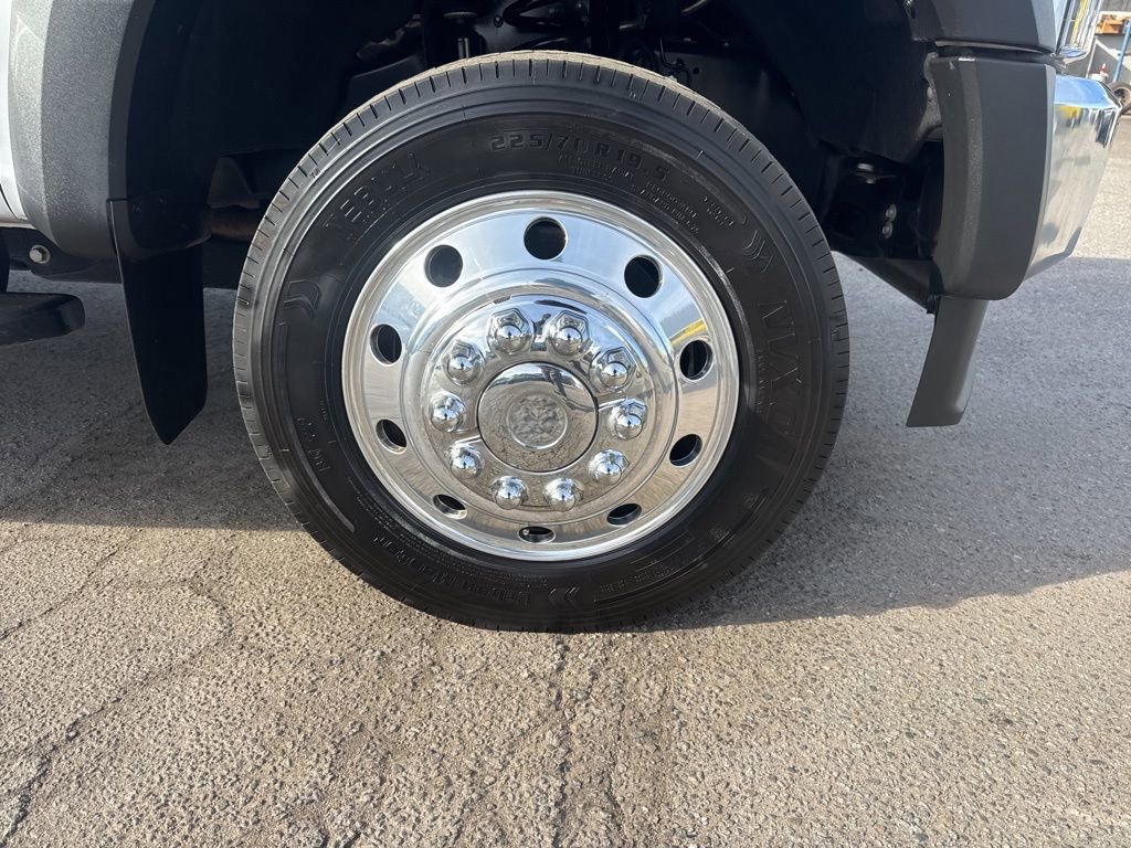 Used 2021 Ford F550 2WD Regular Cab Super Duty image 3