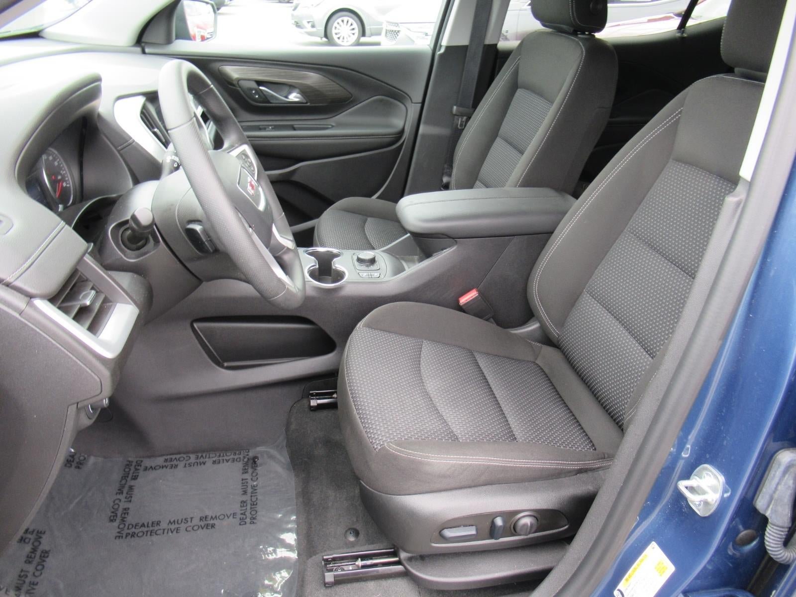 Used 2024 GMC Terrain SLE w/ Driver Convenience Package FWD image 17