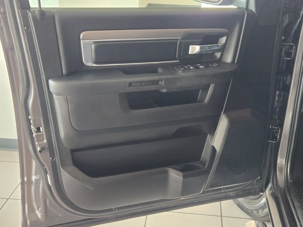Used 2022 RAM 1500 Warlock AWD/4WD image 17