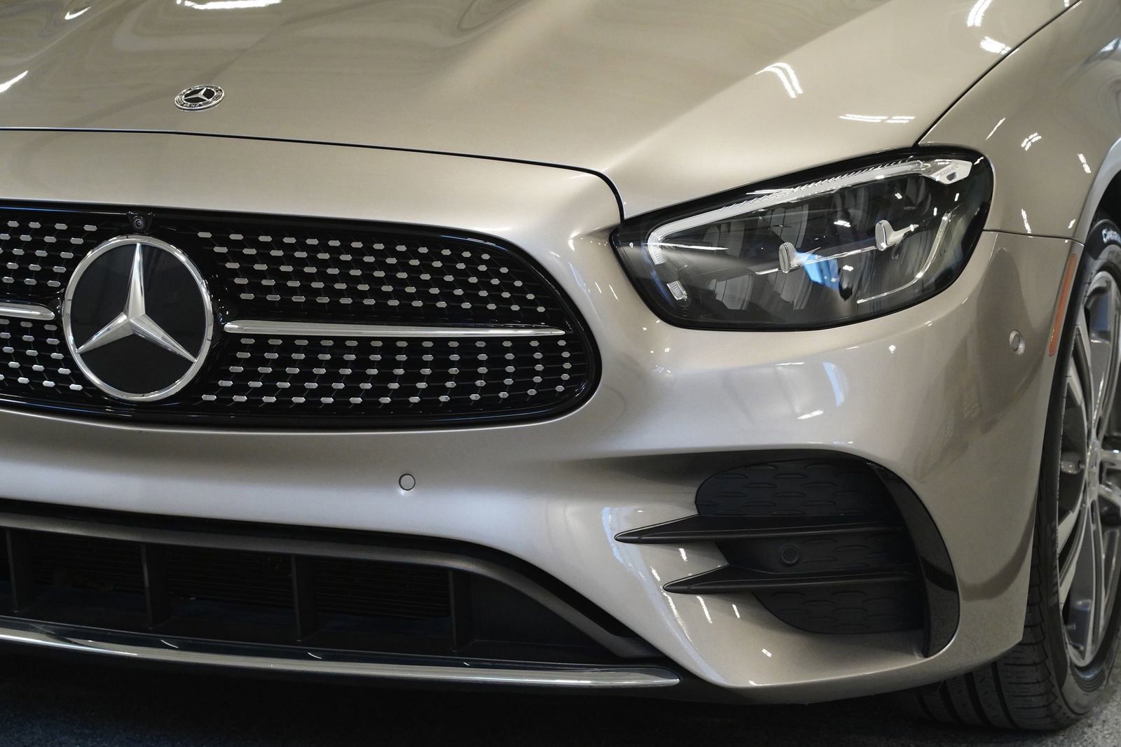 Used 2022 Mercedes-Benz E 350 4MATIC Sedan image 8