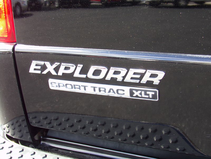 Used 2004 Ford Explorer Sport Trac XLT AWD/4WD image 20