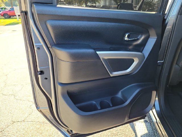 Used 2019 Nissan Titan SV w/ SV Convenience Package AWD/4WD image 13