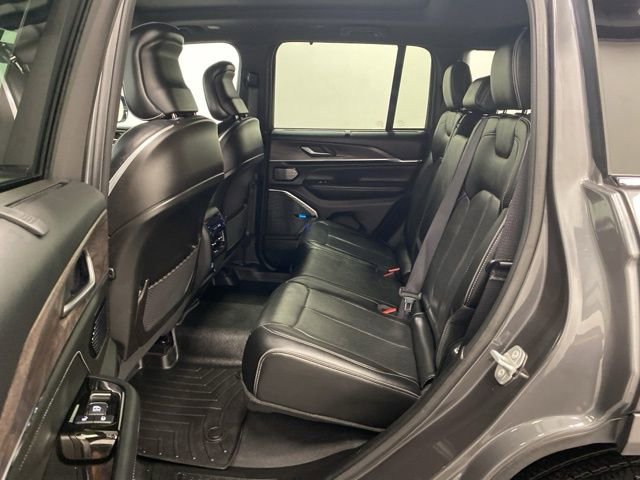Used 2022 Jeep Grand Cherokee Overland w/ Luxury Tech Group IV image 25