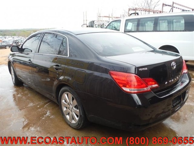 Used 2005 Toyota Avalon XLS FWD image 4