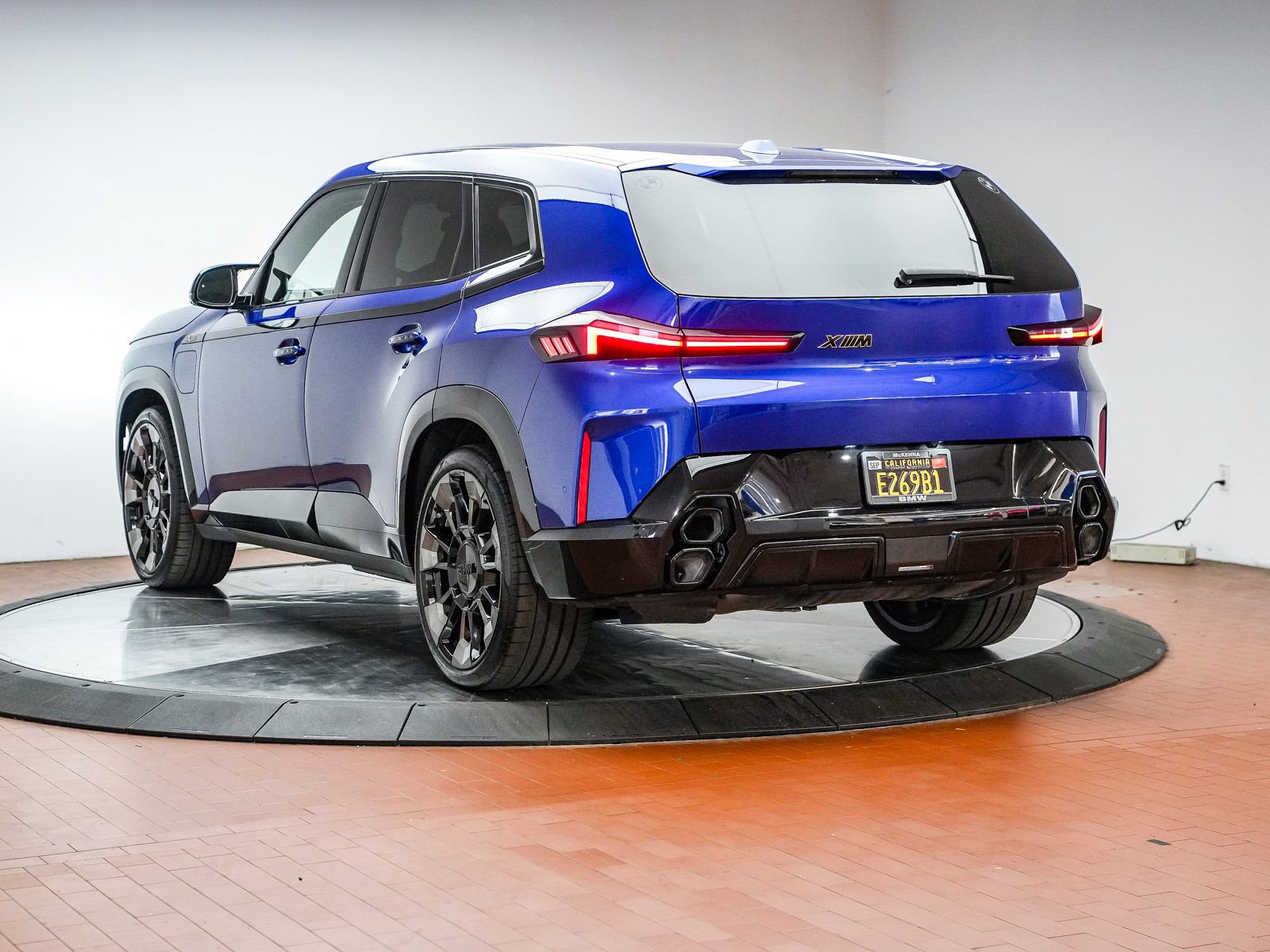 Used 2023 BMW XM AWD/4WD image 7