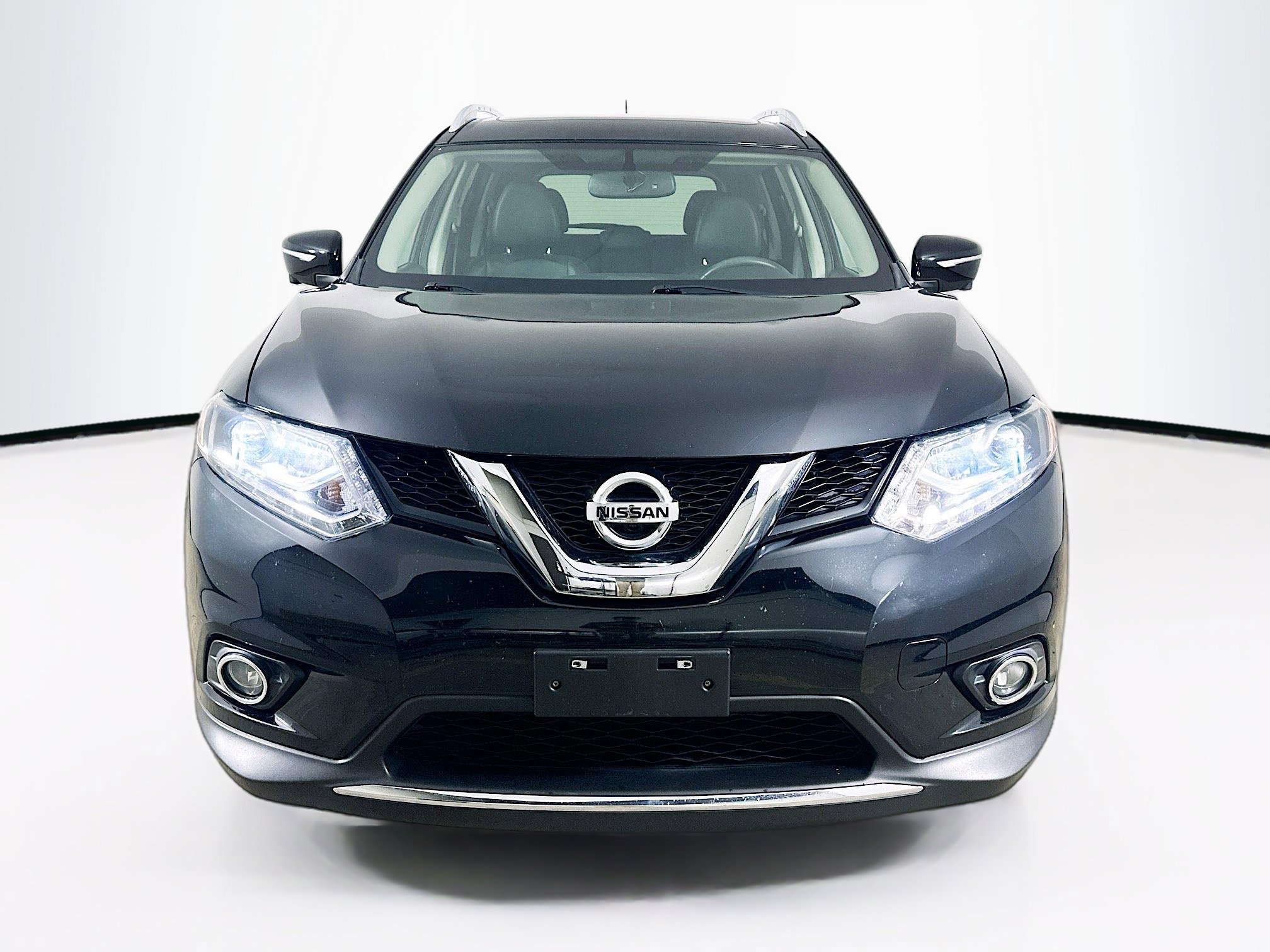 Used 2015 Nissan Rogue SL w/ SL Premium Package image 2