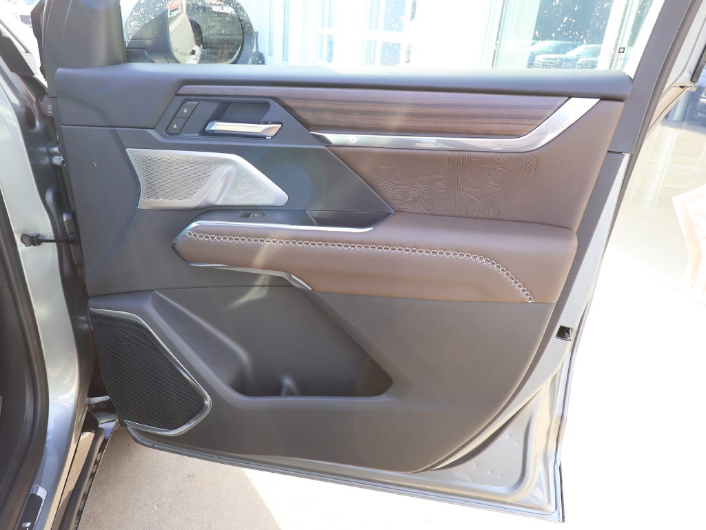 New 2027 GMC Acadia Denali Ultimate w/ LPO, Floor Liner Package AWD/4WD image 38