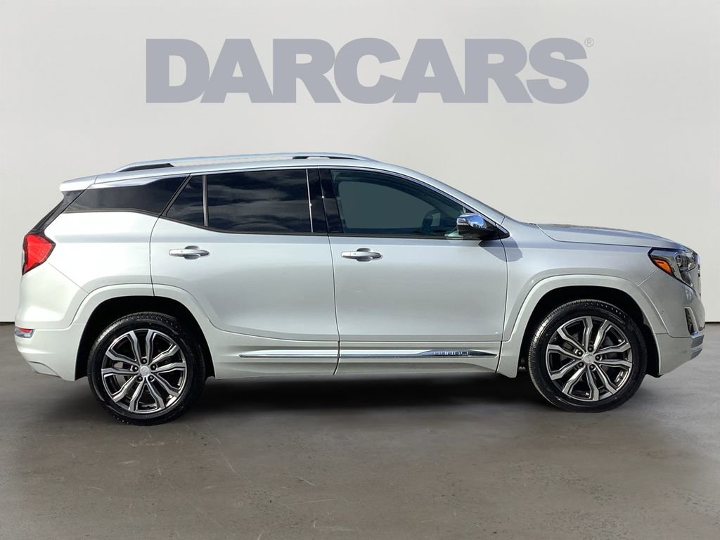Used 2019 GMC Terrain Denali w/ Advanced Safety Package image 8