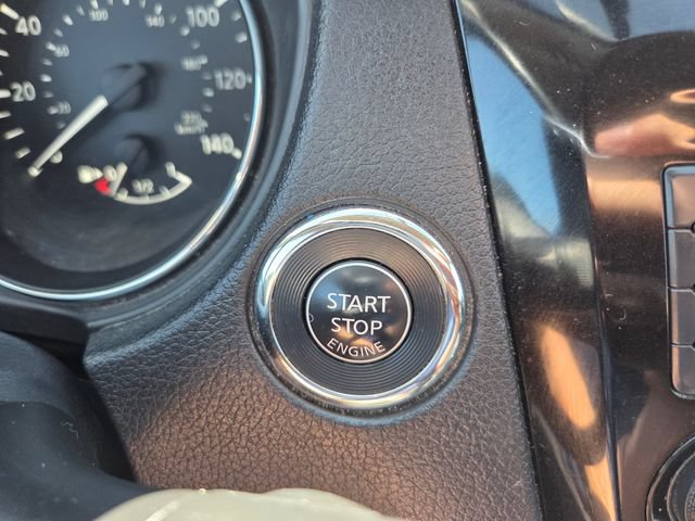 Used 2018 Nissan Rogue SV AWD/4WD image 23
