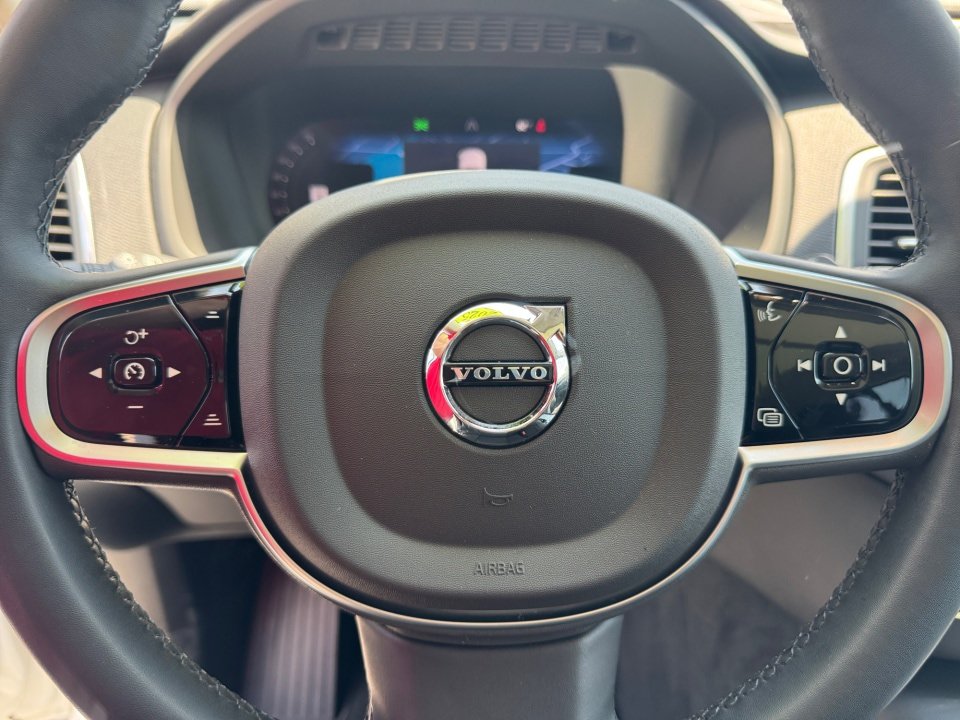 Certified 2025 Volvo XC90 B5 Core AWD/4WD image 33