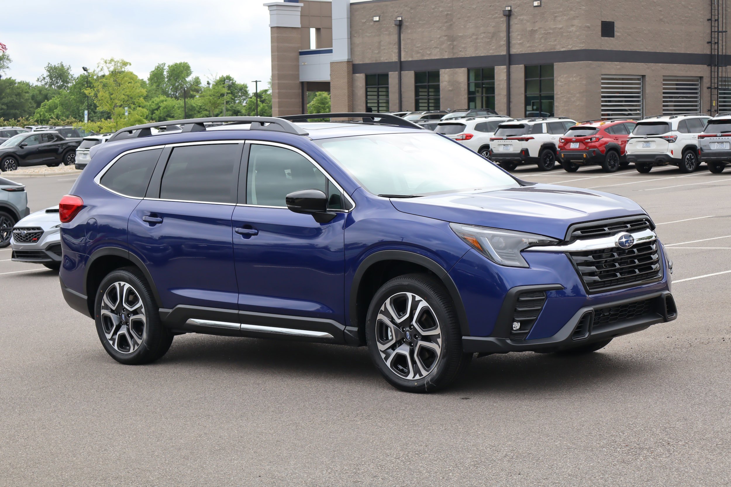 New 2026 Subaru Ascent Limited AWD/4WD image 1