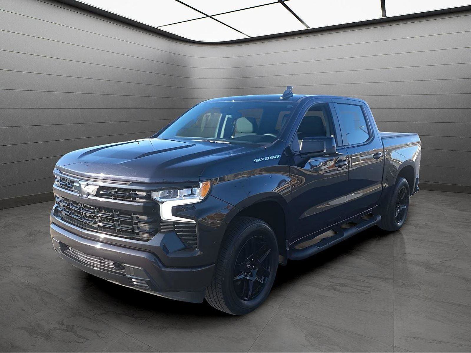 Used 2023 Chevrolet Silverado 1500 RST image 2