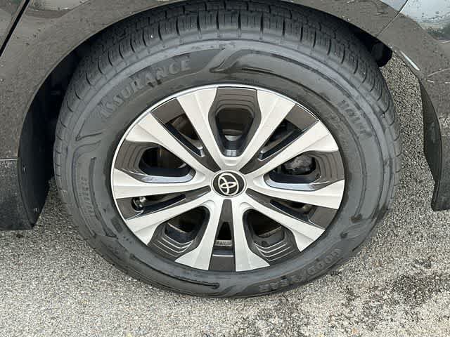 Used 2022 Toyota Corolla LE FWD image 5