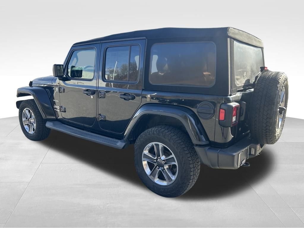 Used 2018 Jeep Wrangler Unlimited Sahara w/ Cold Weather Group image 3