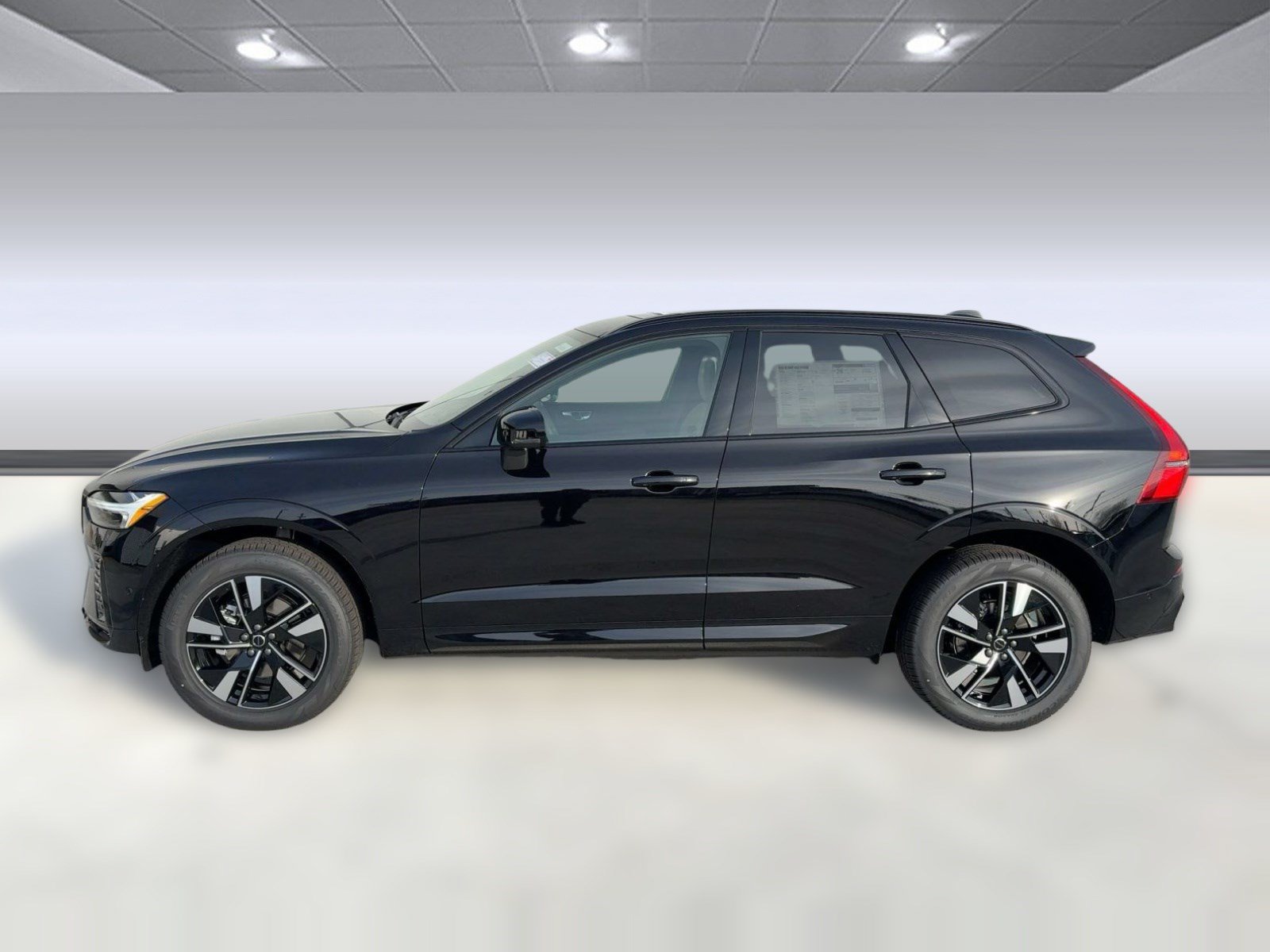 Used 2026 Volvo XC60 B5 Plus w/ Climate Package AWD/4WD image 2