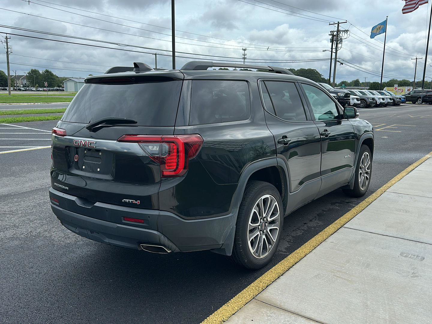 Used 2020 GMC Acadia AT4 w/ Driver Alert Package II AWD/4WD image 5