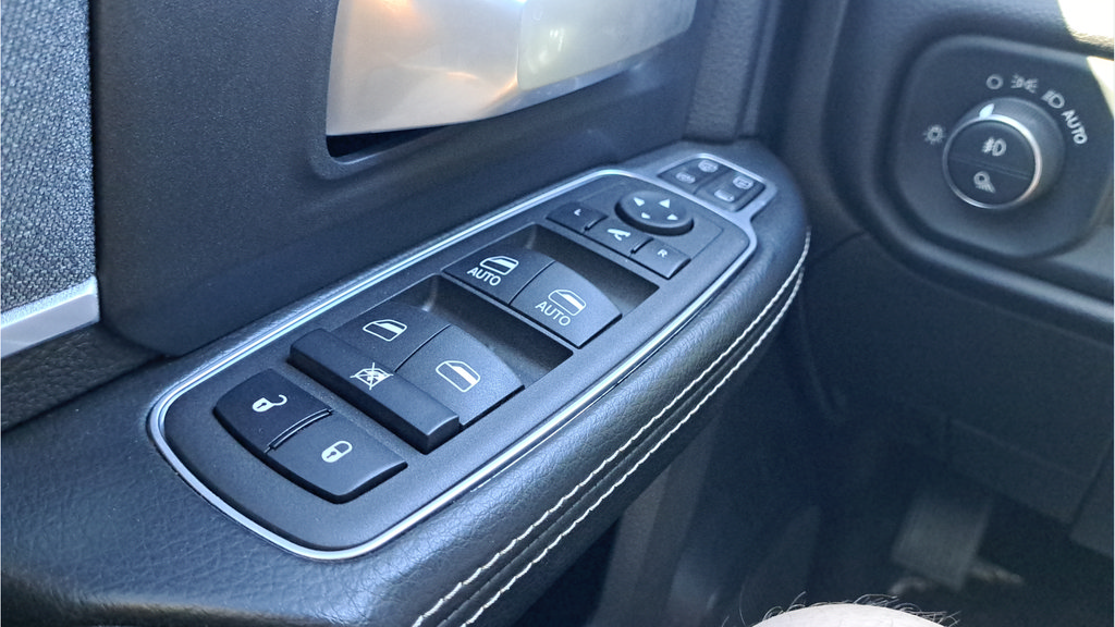 Used 2023 RAM 3500 Big Horn w/ Night Edition AWD/4WD image 26