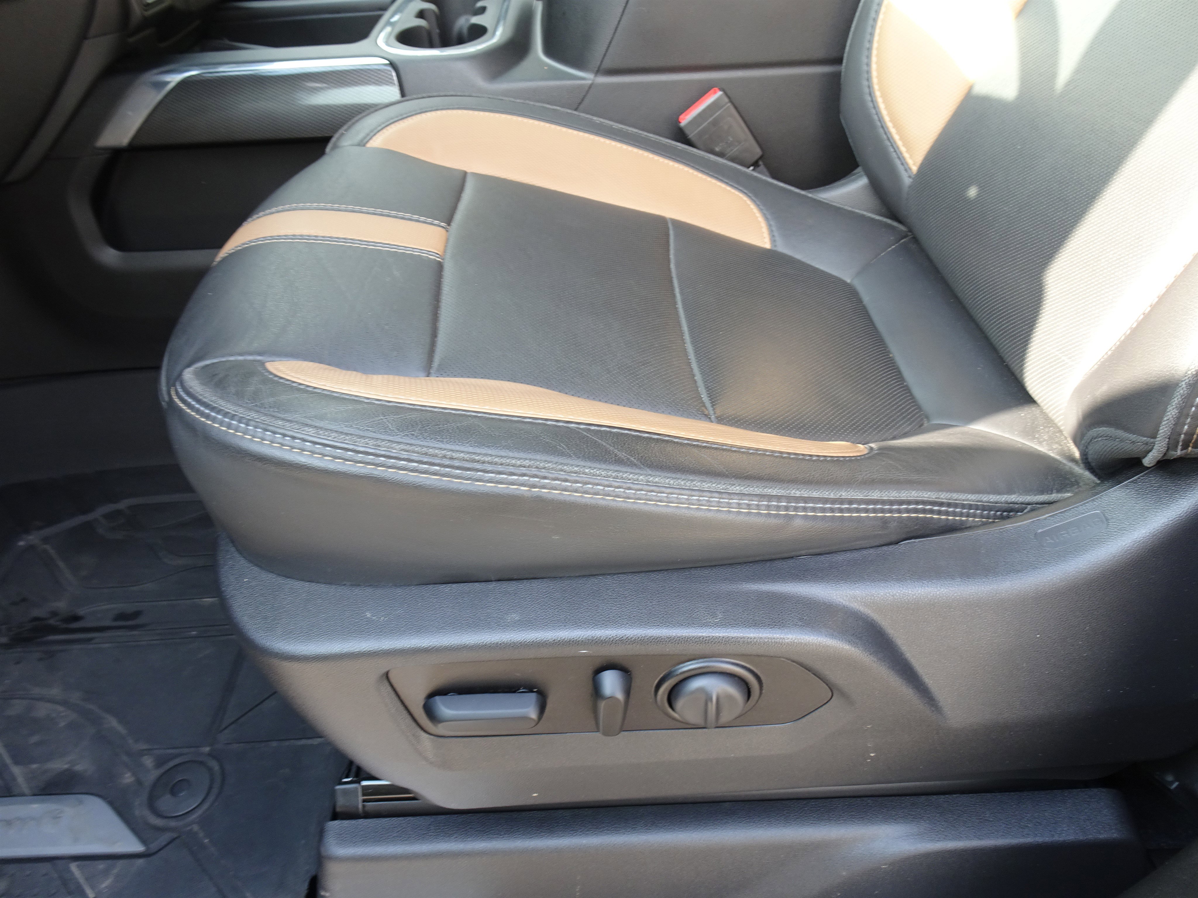 Used 2021 Chevrolet Silverado 2500 LTZ w/ Carhartt Edition image 12