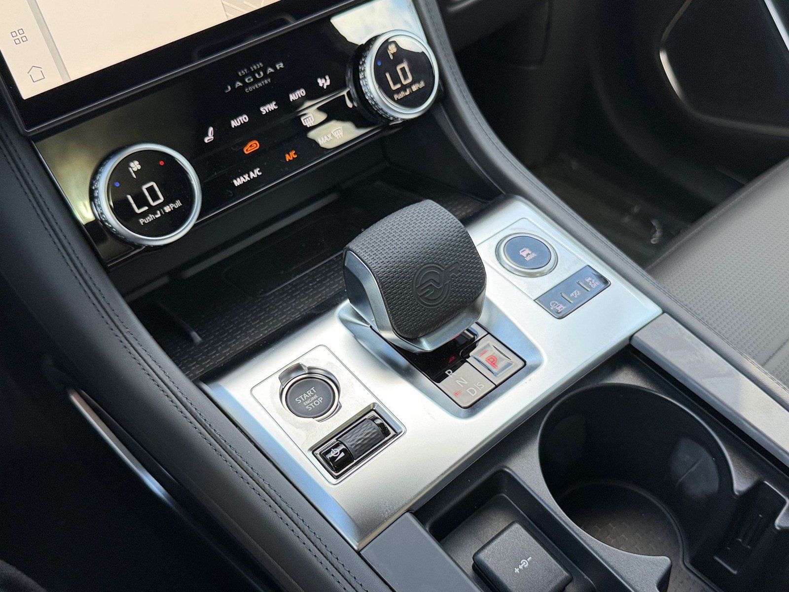 New 2026 Jaguar F-PACE SVR 575 Edition AWD/4WD image 18