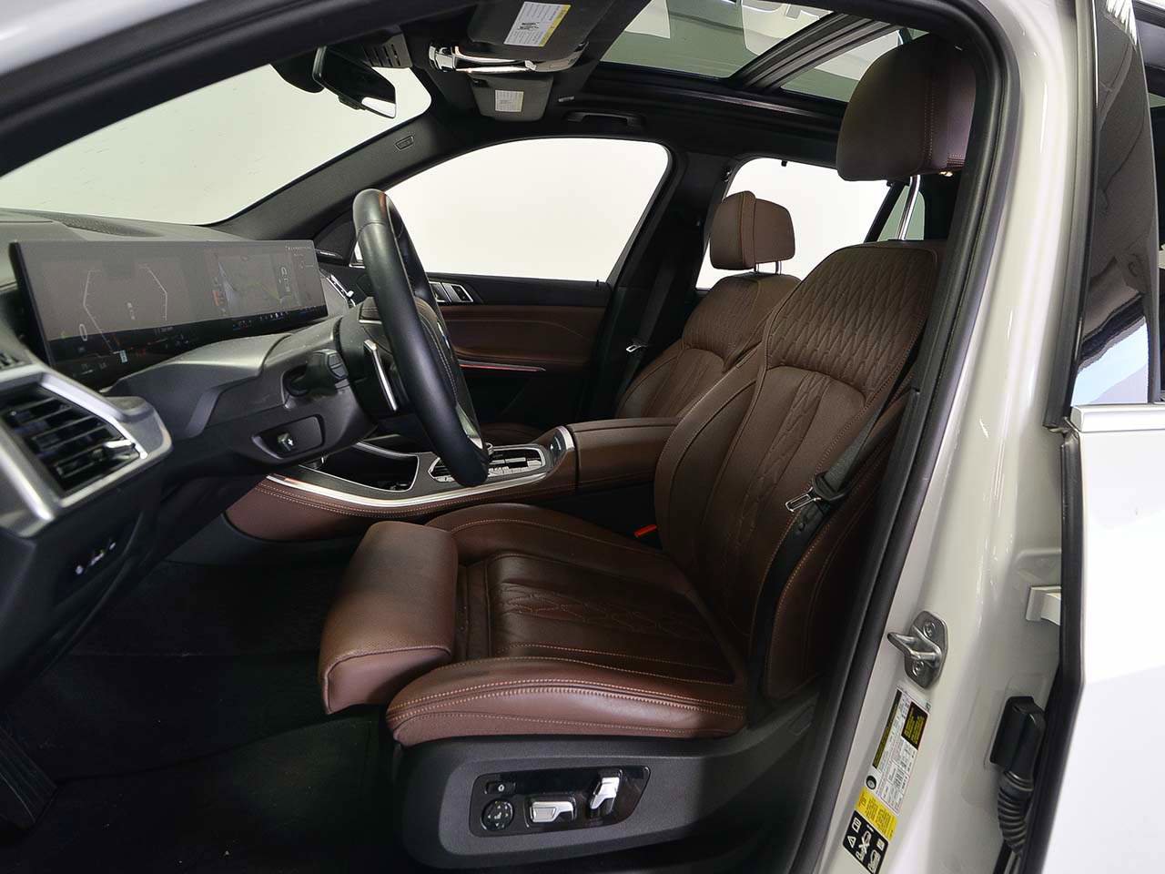 Certified 2024 BMW X5 xDrive40i w/ Executive Package image 8