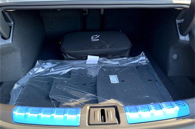 New 2025 Porsche Taycan image 20