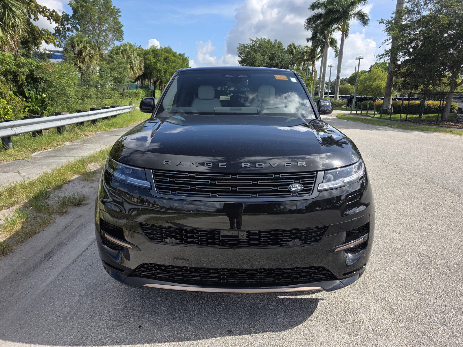 New 2026 Land Rover Range Rover Sport Dynamic SE AWD/4WD image 8