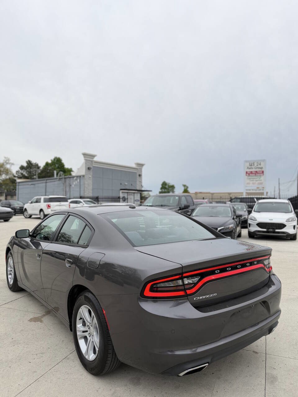 Used 2015 Dodge Charger SE w/ Popular Equipment Group RWD image 16